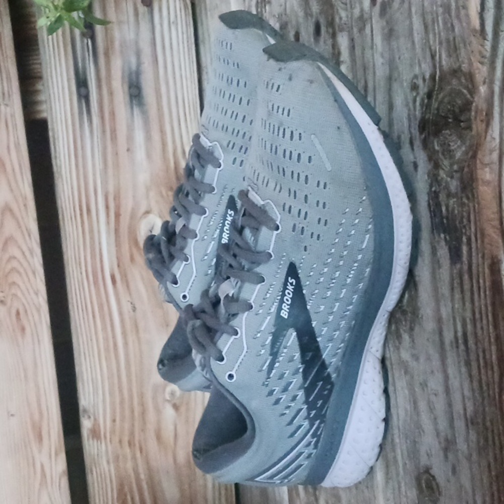 Brooks Gray Athletic Shoes - Picture 7 of 13